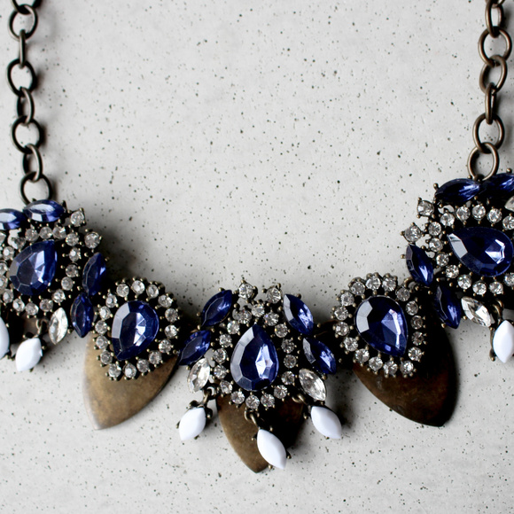 NWOT blue and white crystal cluster necklace - Picture 3 of 5